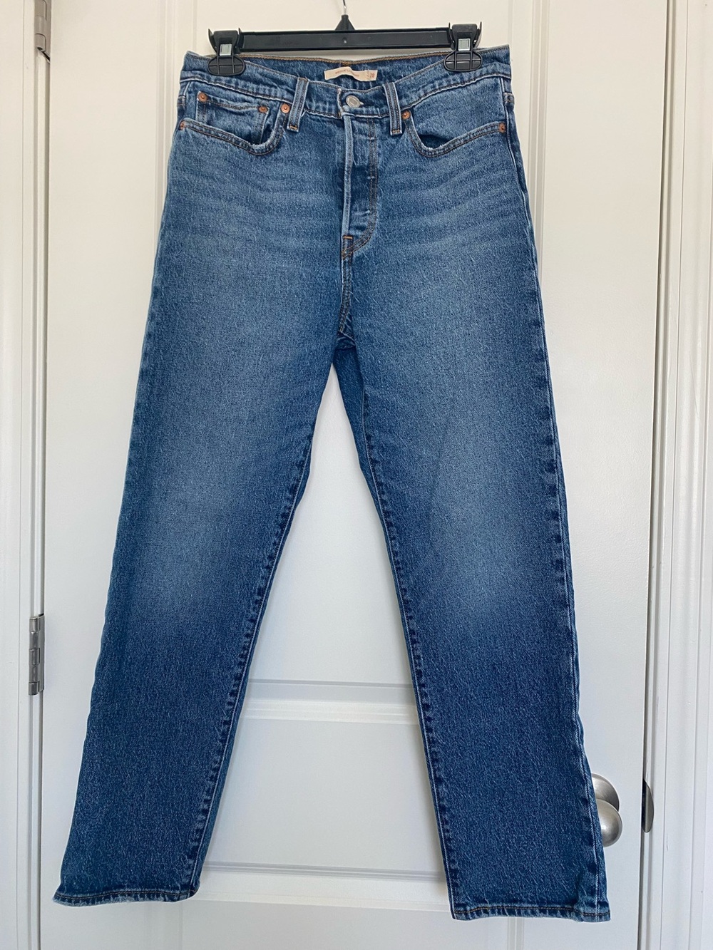 Levi’s Wedgie Straight Jeans 28 High Rise Button Fly Distressed 5 Pocket Denim